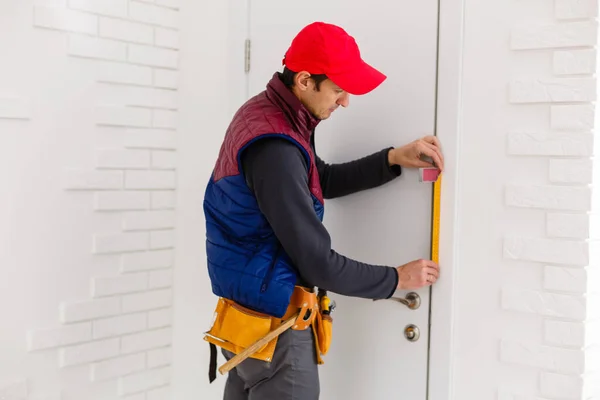 Young Repairman Adjusting Terrace Door Handle Screwdriver — Stock Photo, Image