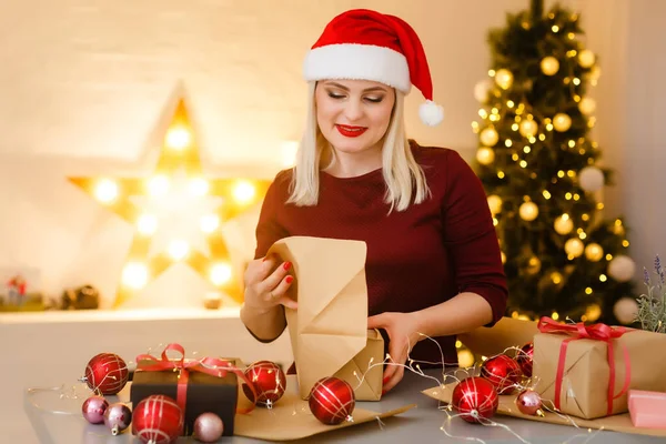 Closeup Table Woman Making Christmas Decorations Upper View — Stock Photo, Image