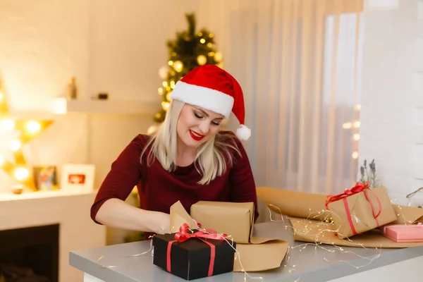 Portrait Young Woman Preparations Christmas Home — Stock Photo, Image