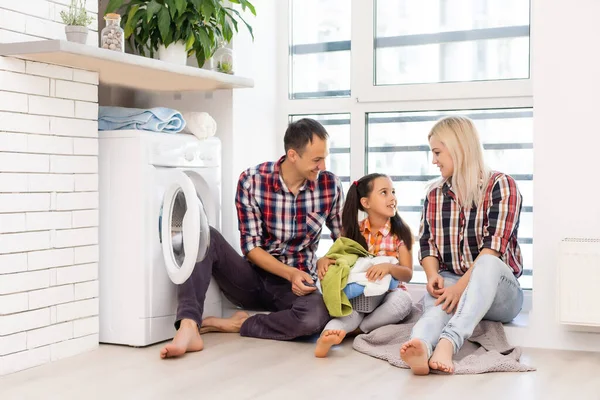 Family Mother Father Child Girl Little Helper Laundry Room Washing — Stock Photo, Image