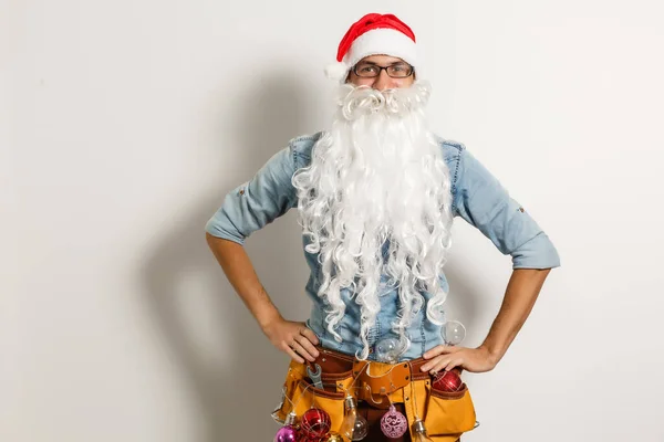 Weihnachtsmann Young Happy Emotional Santa Man Winner Geste Weihnachtssäcke Geschenke — Stockfoto