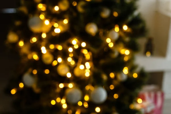 Desenfoque Celebración Luz Árbol Navidad Con Fondo Blanco Pared — Foto de Stock