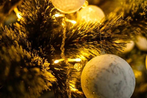 Primer Plano Las Decoraciones Del Árbol Navidad — Foto de Stock