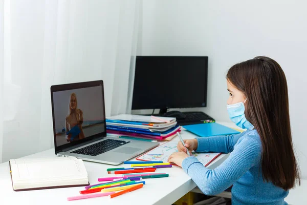 Mujer Videoconferencia Con Tutor Ordenador Portátil Casa Concepto Educación Distancia — Foto de Stock