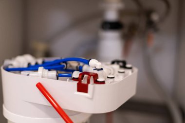 Ev kullanımı için Osmosis su arıtma filtresi. sağlıklı yaşam tarzı