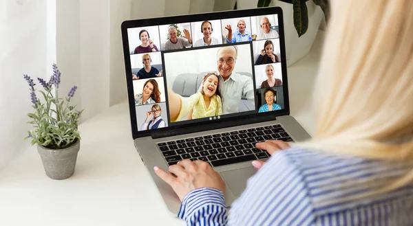 Nombreux Portraits Visages Jeunes Personnes Âgées Vues Par Webcam Tout — Photo