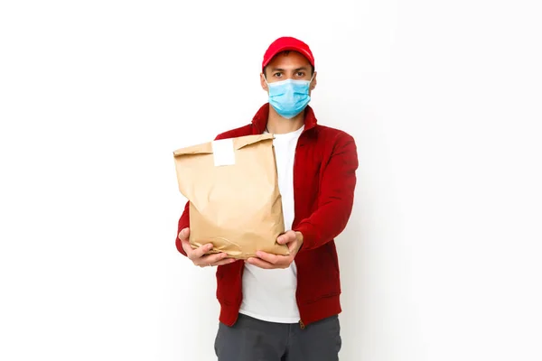 Matleverans Man Bär Medicinsk Mask Begreppet Koronavirus — Stockfoto