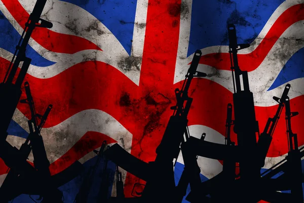 Several Automatic Rifles Raised Background British Flag High Quality Photo — Stock Photo, Image