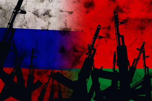 Several Automatic Rifles Raised Background Russian Flag High Quality Photo — Stock Photo, Image