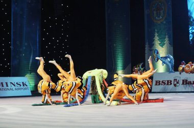 Kimliği belirsiz genç jimnastikçi, jimnastik, Minsk, Belarus 22 Aralık 2018 'Bebek-Cup Belswissbank' çocuk yarışmalarda yer aldığı.