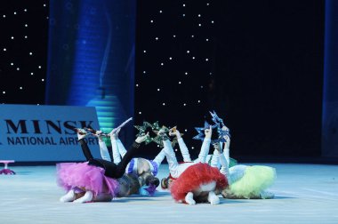 Kimliği belirsiz genç jimnastikçi, jimnastik, Minsk, Belarus 22 Aralık 2018 'Bebek-Cup Belswissbank' çocuk yarışmalarda yer aldığı.