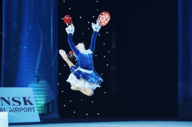 Kimliği belirsiz genç jimnastikçi, jimnastik, Minsk, Belarus 22 Aralık 2018 'Bebek-Cup Belswissbank' çocuk yarışmalarda yer aldığı.