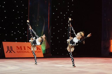 Kimliği belirsiz genç jimnastikçi, jimnastik, Minsk, Belarus 22 Aralık 2018 'Bebek-Cup Belswissbank' çocuk yarışmalarda yer aldığı.