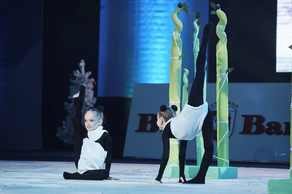 Kimliği Belirsiz Genç Jimnastikçi Jimnastik Minsk Belarus Aralık 2018 Bebek — Stok fotoğraf