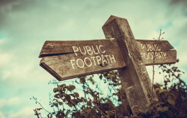 eski ahşap işareti için genel bir patika işaret