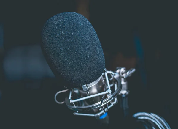 Closeup Photo Black Microphone Garage Studio — Stock Photo, Image