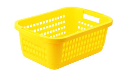 Beyaz arka plan üzerinde izole sarı plastik sepet