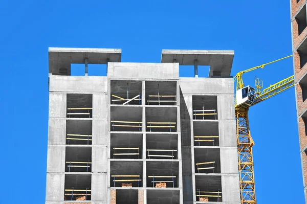 Guindaste Construção Construção Contra Céu Azul — Fotografia de Stock