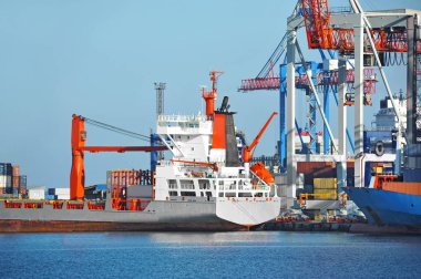 Bağlantı noktası kargo vinç, gemi ve konteyner, Odessa, Ukrayna