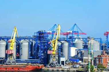 Kargo vinç ve tahıl silosu bağlantı noktası Odessa, Ukrayna