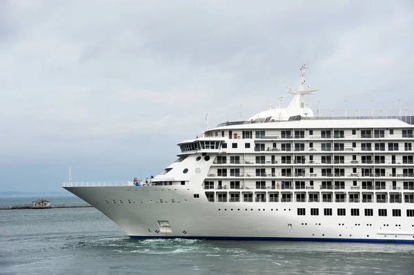 Bağlantı noktası, Odessa-Ukrayna demirleme turistik gemi cruise