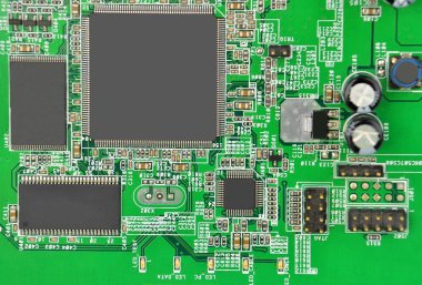 Yeşil baskılı modem anakart ile microcircuit, yakın çekim