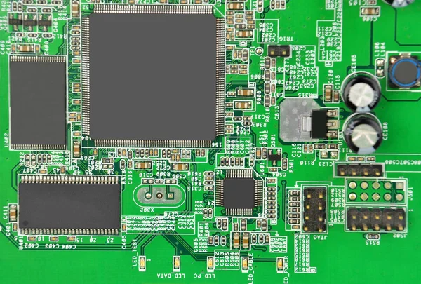 Carte Mère Modem Imprimée Verte Avec Microcircuit Gros Plan — Photo