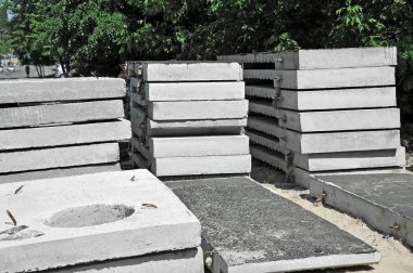 İnşaat alanında beton boşaltma çukuru bloğu