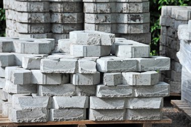 Kaldırım taşı yığını