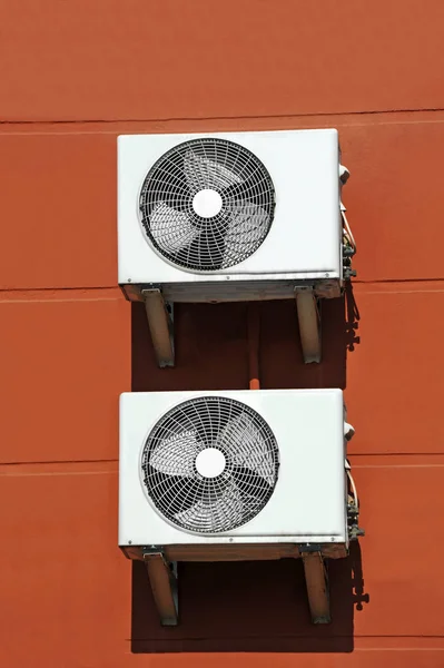 Sistema de aire acondicionado en pared —  Fotos de Stock