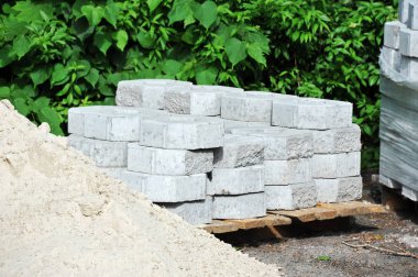 Kaldırım taşı yığını