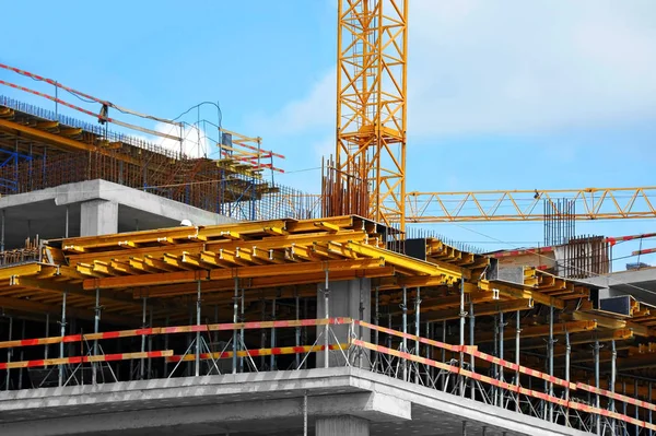 Crane and highrise construction site — Stock Photo, Image