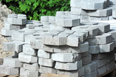 Kaldırım taşı yığını