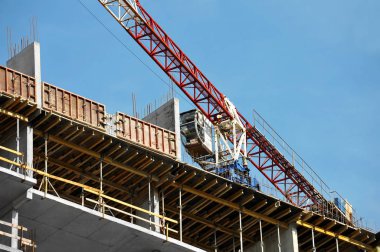 Vinç ve highrise şantiye