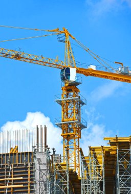Vinç ve highrise şantiye