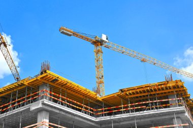 Vinç ve highrise şantiye