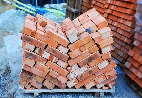 Pile de briques rouges — Photo