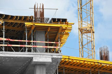 Vinç ve highrise şantiye
