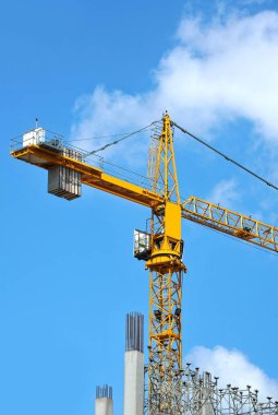 Vinç ve highrise şantiye