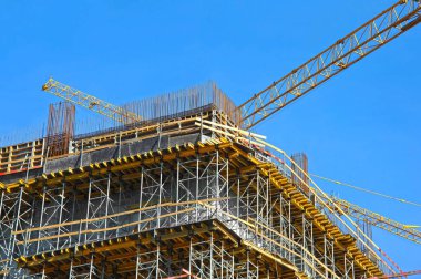 Vinç ve highrise şantiye