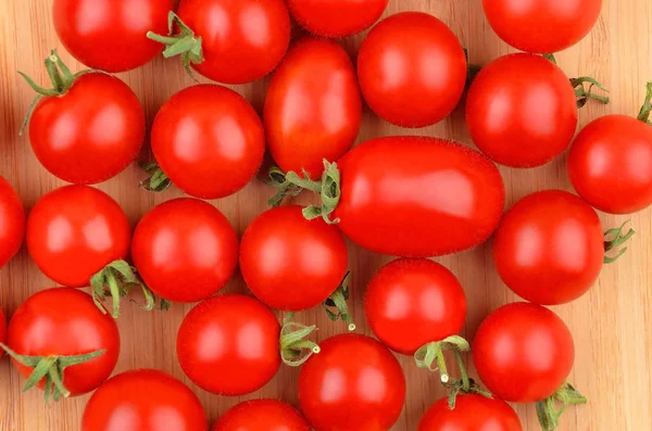 Tomato (Solanum lycopersicum var. cerasiforme) — Stock Photo, Image