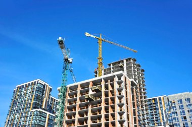 Vinç ve highrise şantiye