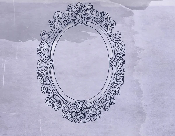 Antika eskitilmiş bir barok çerçeve.