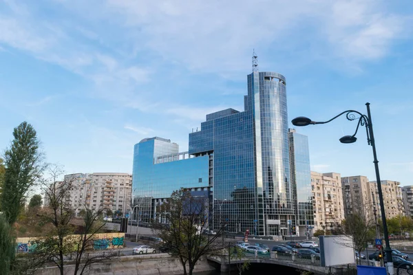 Bucharest, Romanya - 04 Kasım 2018: CCIR iş merkezi binası Bükreş, Romanya, Avrupa'nın görünümünü
