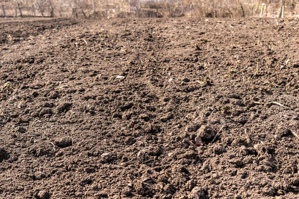 Bruin grond veld geploegd klaar om te worden gekweekt — Stockfoto