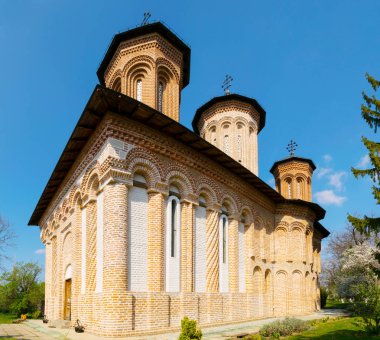 Snagov, Romanya - 30 Mart 2019: Snagov Manastırı'nın güzel mimarisinin görünümü.