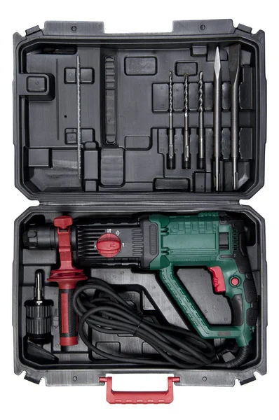 Zımba matkaplar üzerinde beyaz izole bir durumda bir dizi