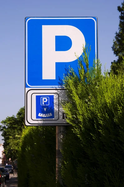 Parking Sign Parking Meter Street — Stock Photo, Image