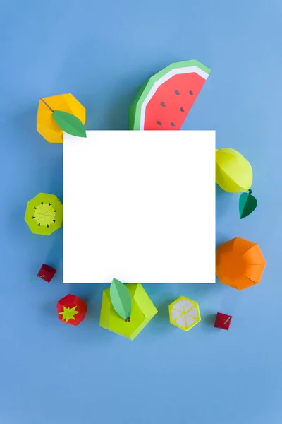 Kwadratowa Ramka Owoców Egzotycznych Papieru Niebieskim Tle — Zdjęcie stockowe