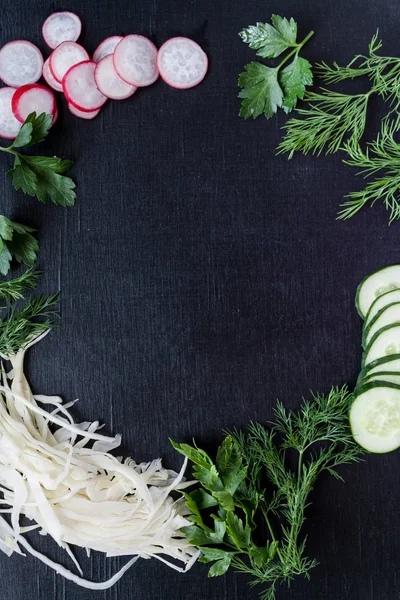 Frame Sliced Fresh Vegetables Black Background Proper Nutrition Concept — Stock Photo, Image